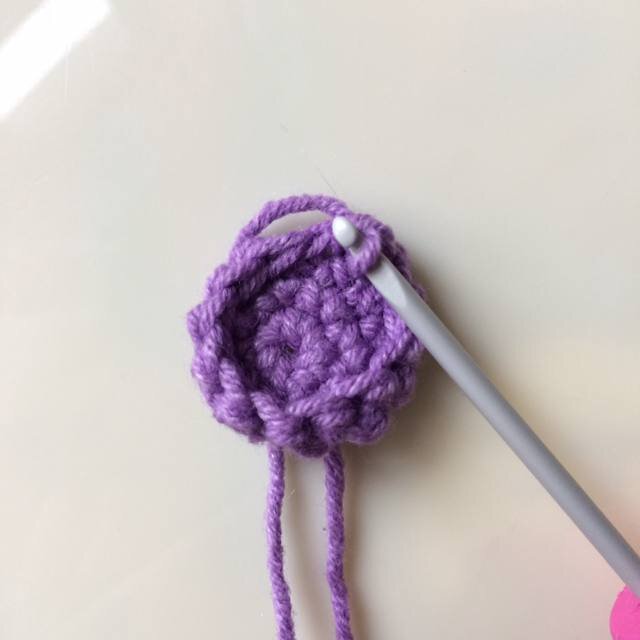 На фото видно, как изделие начинает закручиваться