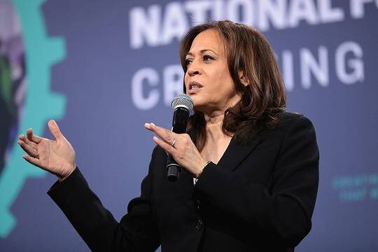    Россия расширила санкции для граждан США, включив в перечень Камалу Харрис