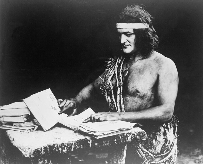 Самый первый Тарзан в немом ещё фильме 1918 года Элмо Линкольн, ему на смену пришли атлеты