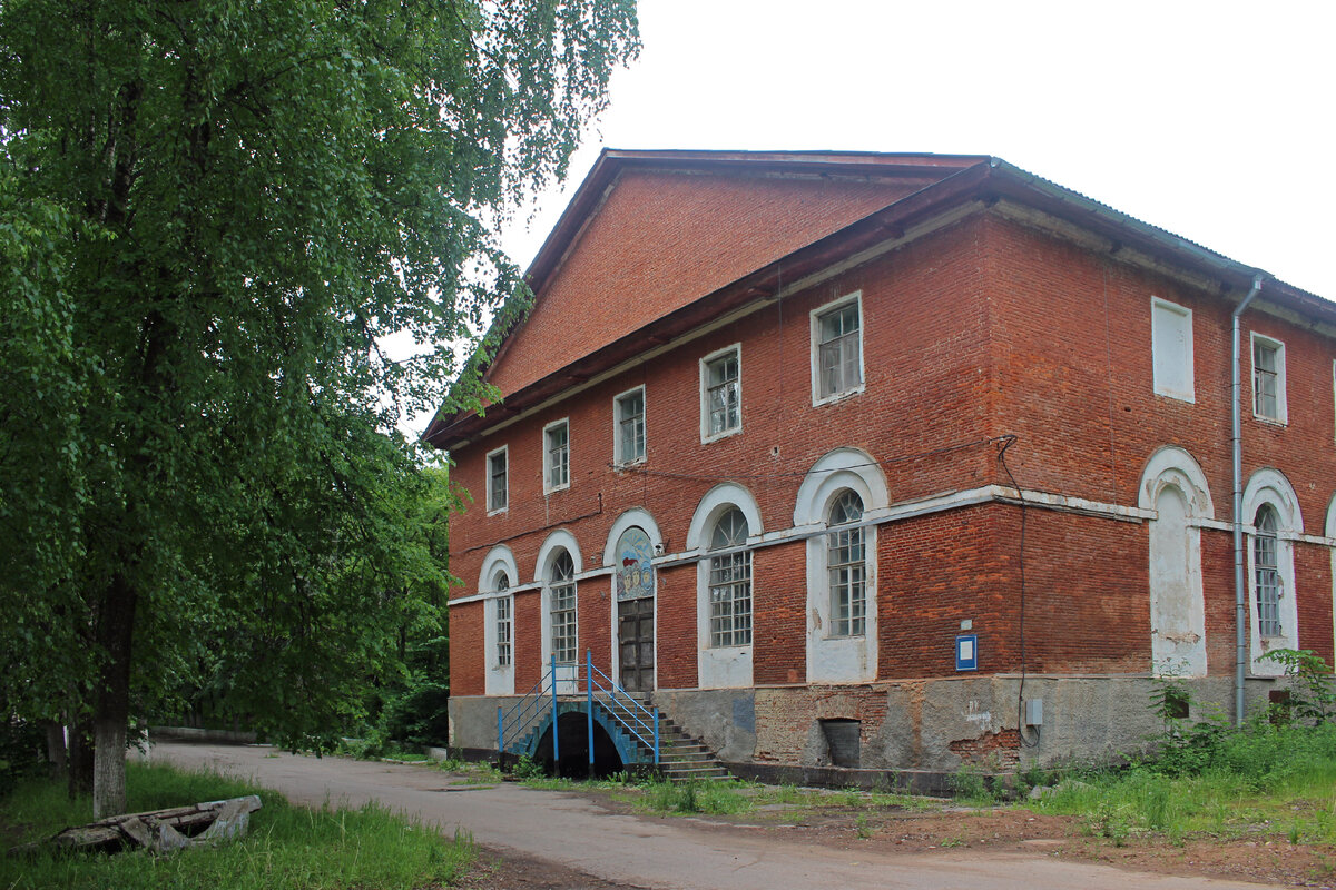 д. Новоселицы - военный городок графа Аракчеева, а также мемориал,  посещаемый Леонидом Кучмой. Изучаем артефакты под Великим Новгородом | Олег  Еверзов | Дзен