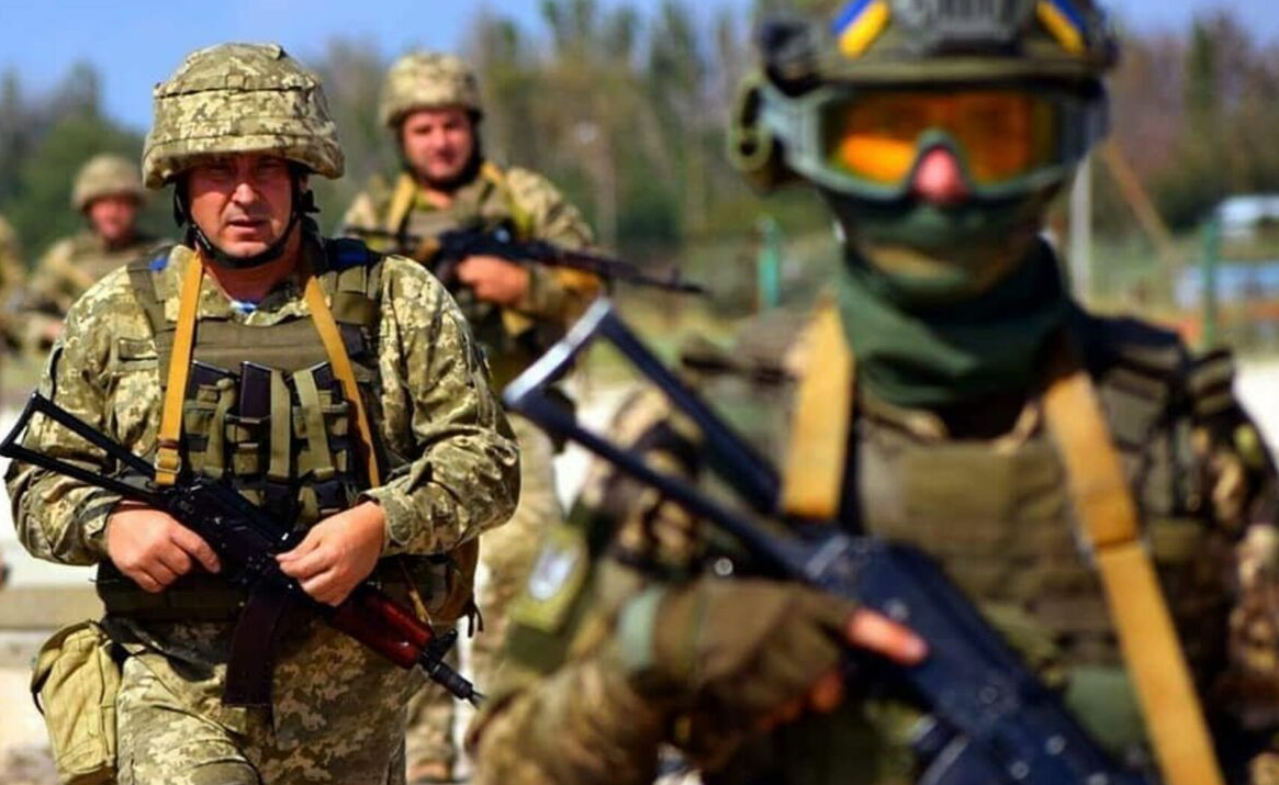 Франция ведет войска на украину. Солдат Российской армии. Солдаты армии Украины. Иностранные наемники.