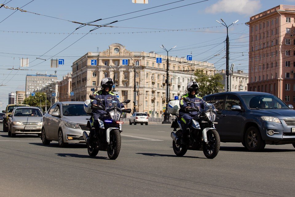     Мотовзвод патрулирует центр города каждый день Валерий ЗВОНАРЕВ