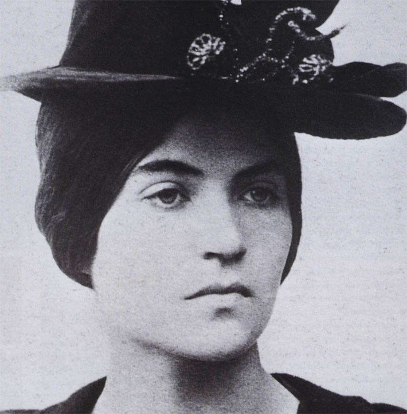 Лишь алкоголизм ее сына Мориса Утрилло бросил на нее тень.