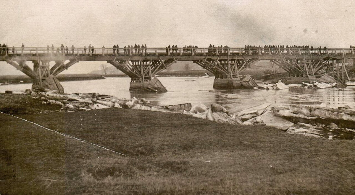 Мост, построенный в 1915 году