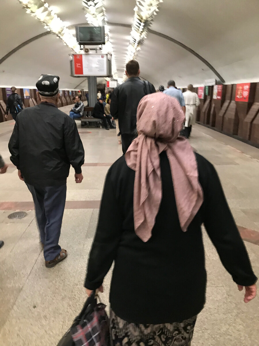 На фото метро города N….
