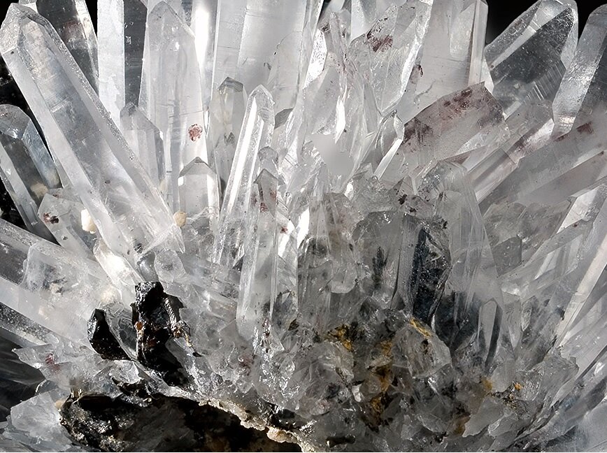 Кристалл горного хрусталя