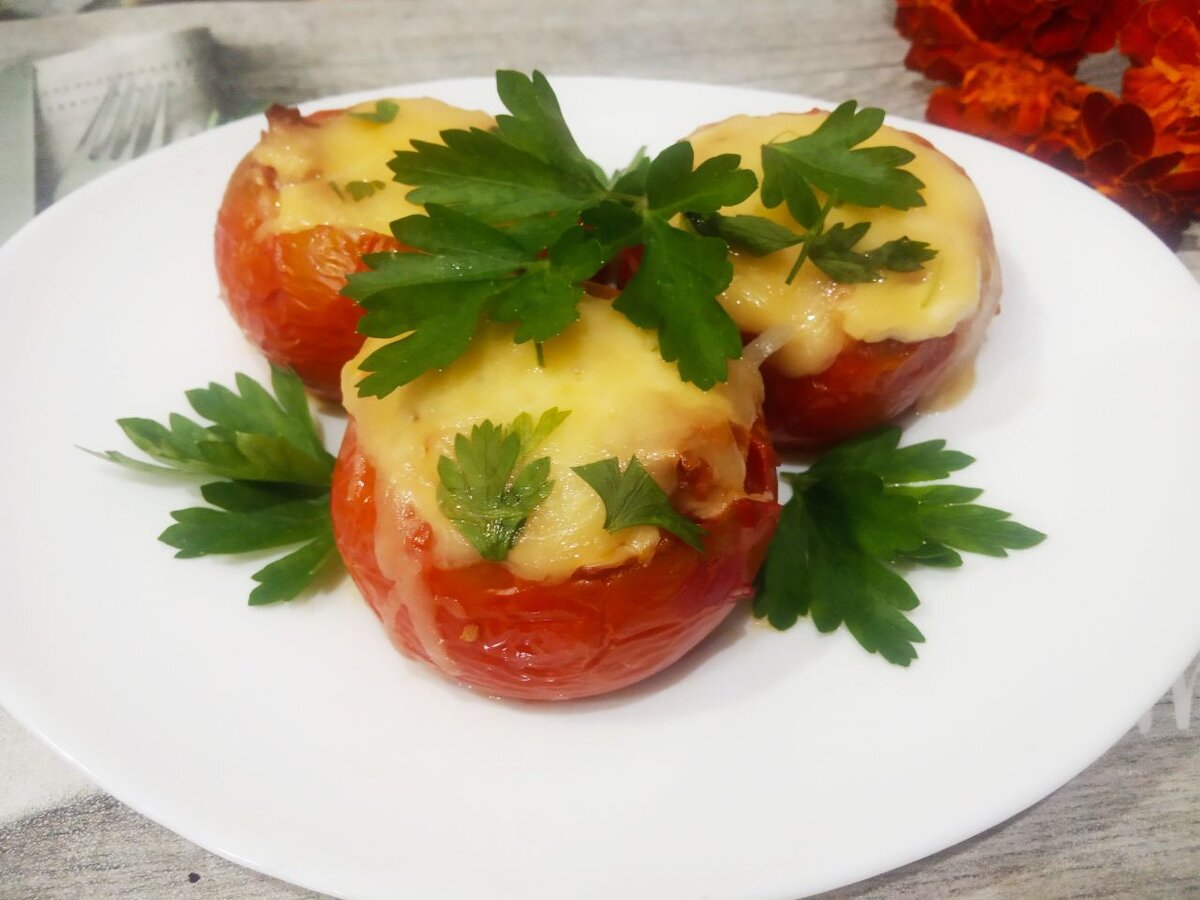 Запеченные помидоры фаршированные сыром и чесноком в духовке — пошаговый рецепт с фото