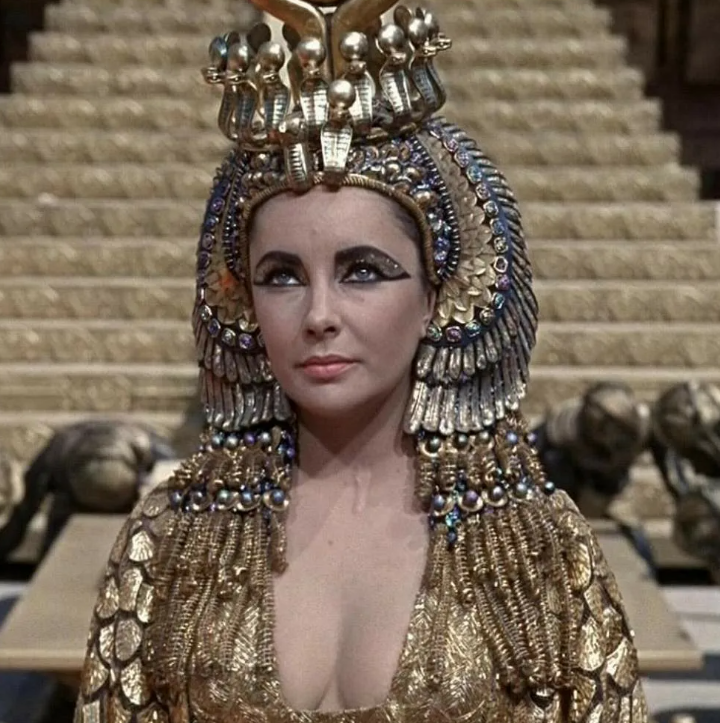 клеопатра золото суходол. колье клеопатры настоящее. амиральд джевелери. золотой браслет "клеопатра". клеопатра без фона настоящая.