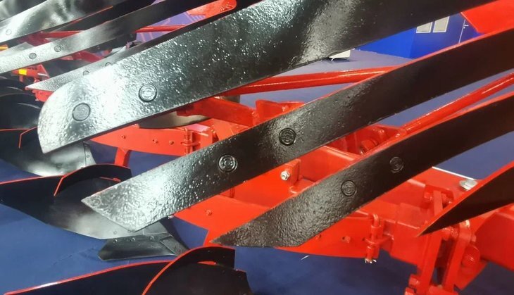    Обнуление сервиса европейской сельхозтехники сделало дорогостоящие машины бесполезными