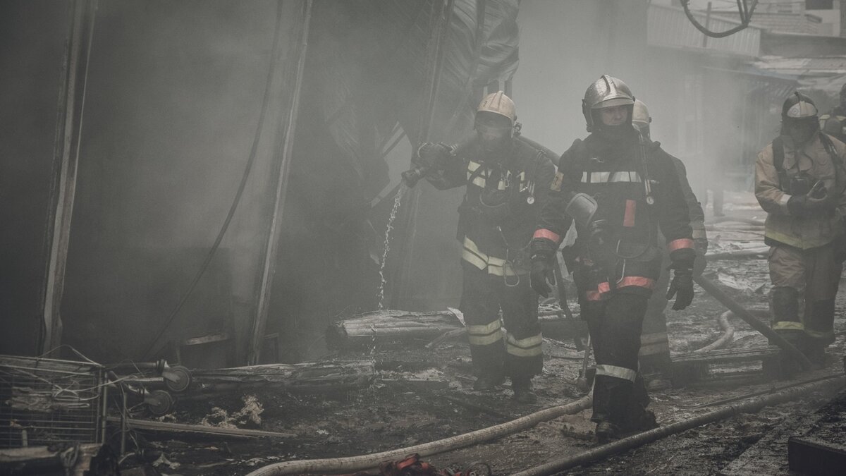 Появилось видео загоревшегося многоэтажного дома в Ставрополе |  newstracker.ru | Дзен