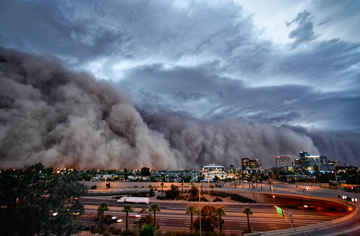 Natural disasters tornado. Смерчи и Торнадо. Песчаная буря Торнадо. Ураган смерч Торнадо. Климатические катаклизмы.