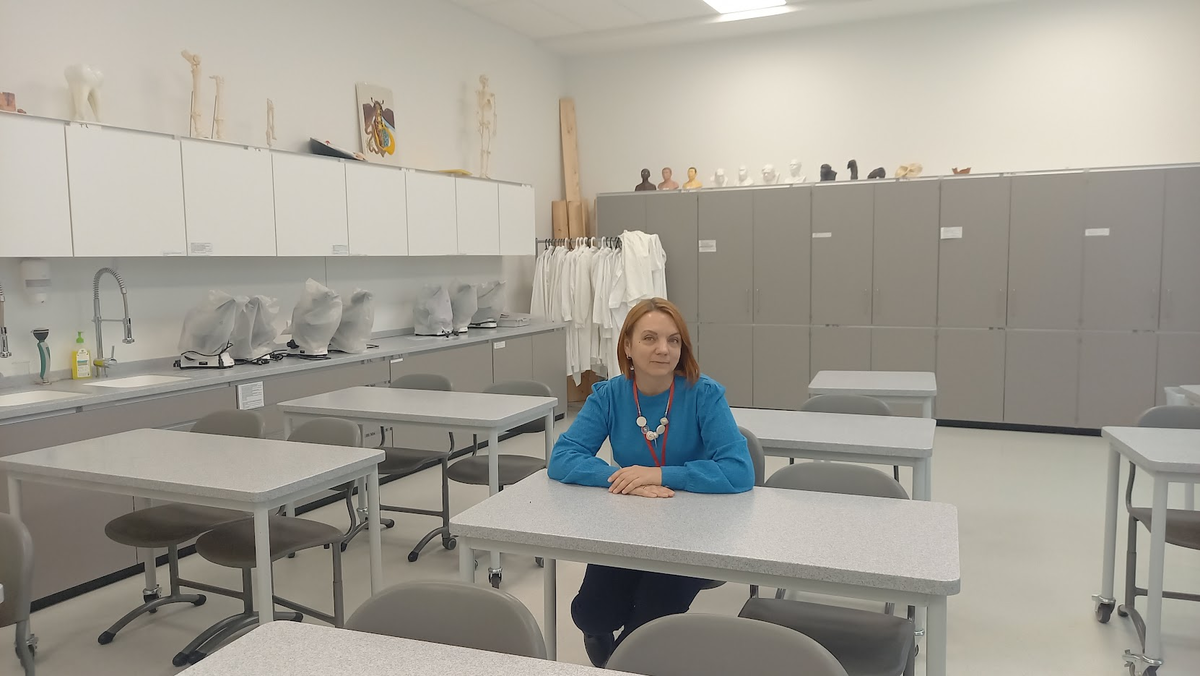 Это я в частной школе на экскурсии