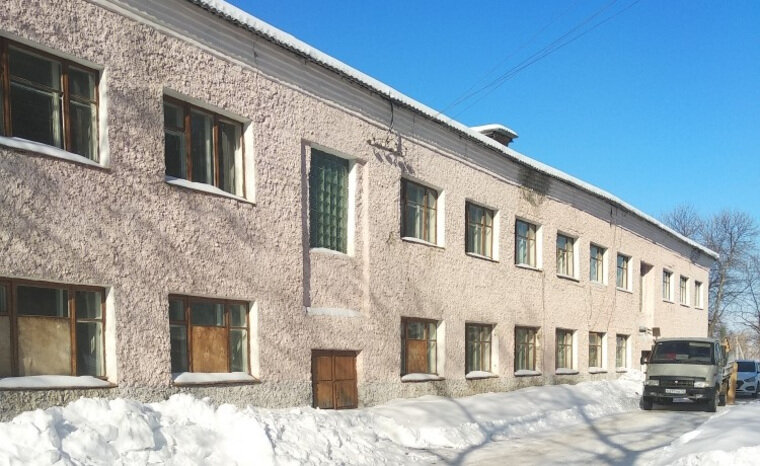    Здание пытаются продать с 2022 года