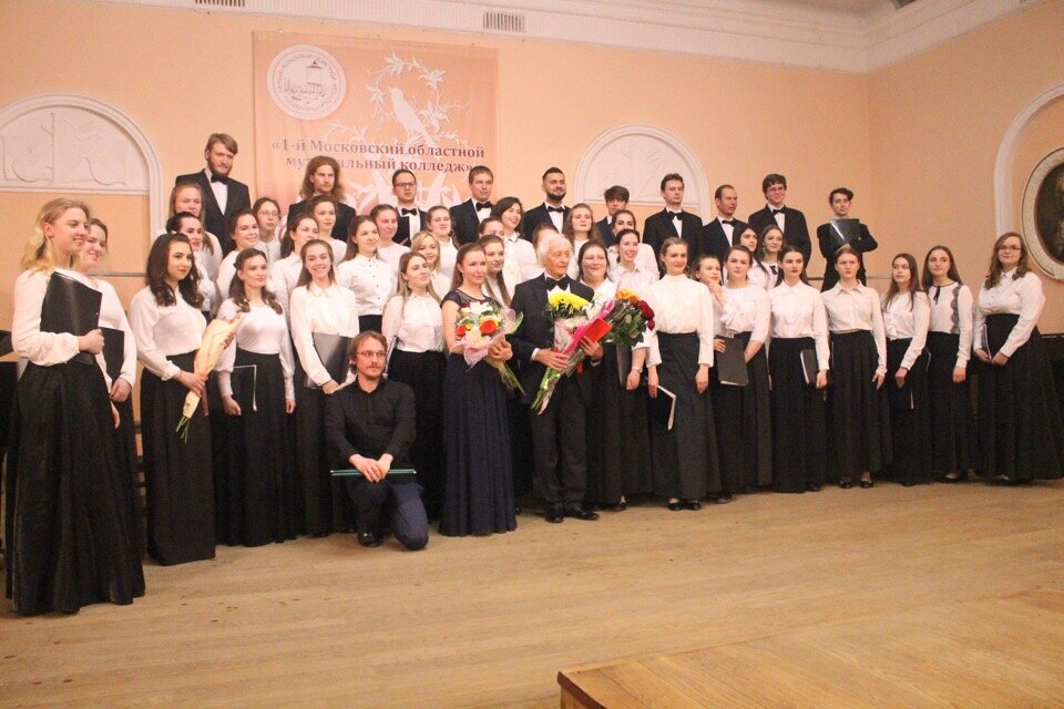 Меня тут нет. Я сразу после концерта побежала на последнюю маршрутку)