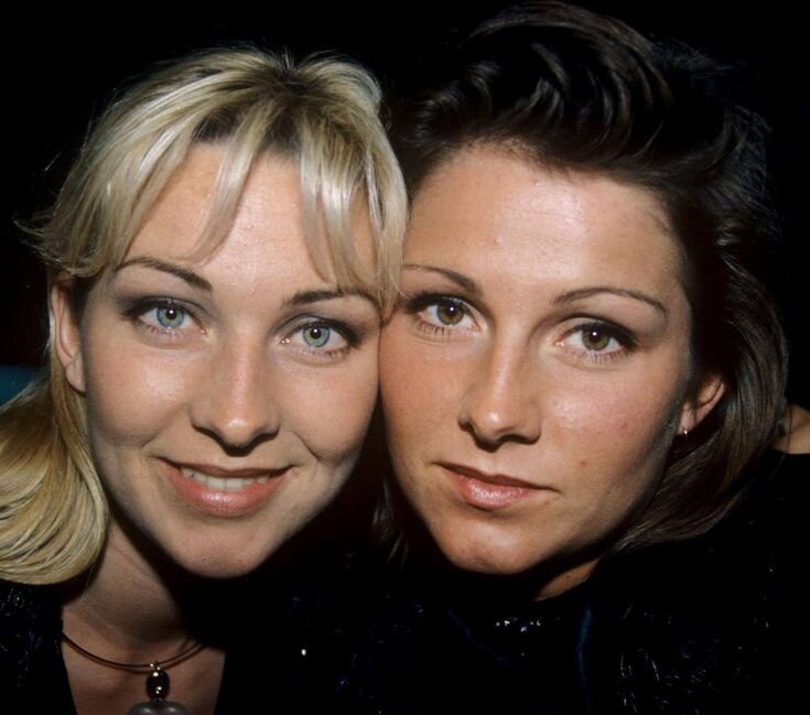 Солистки Ace Of Base сёстры Линн и Йенни Берггрен в середине 1990-х.