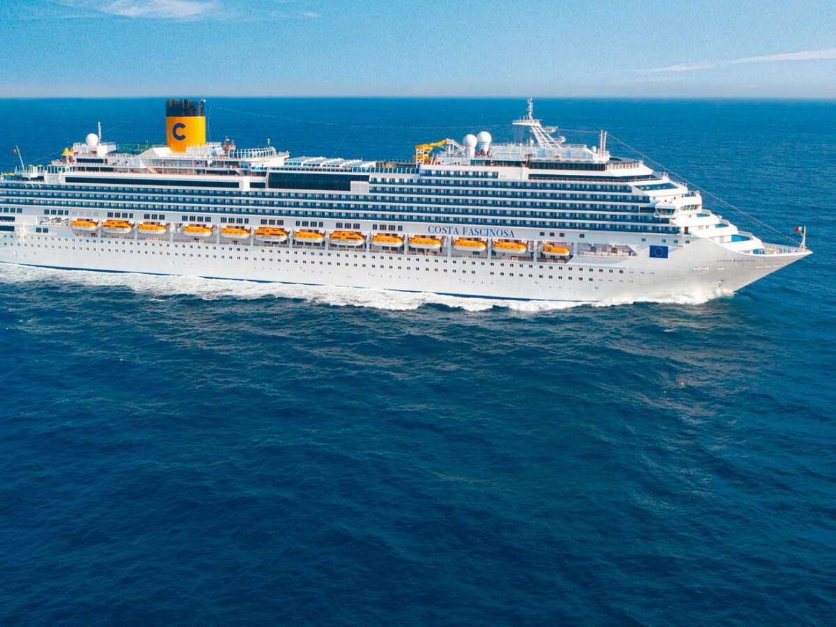 Costa Fascinosa - круизное судно класса Concordia, которое было заказано в октябре 2007 года для Costa Crociere. Основанный на дизайне класса Concordia, Costa Fascinosa был построен на верфи Fincantieri Marghera в Венеции