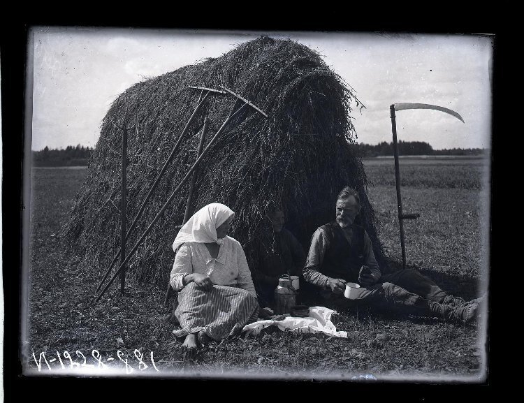 Интересные исторические фото: перекус крестьян и рабочих 