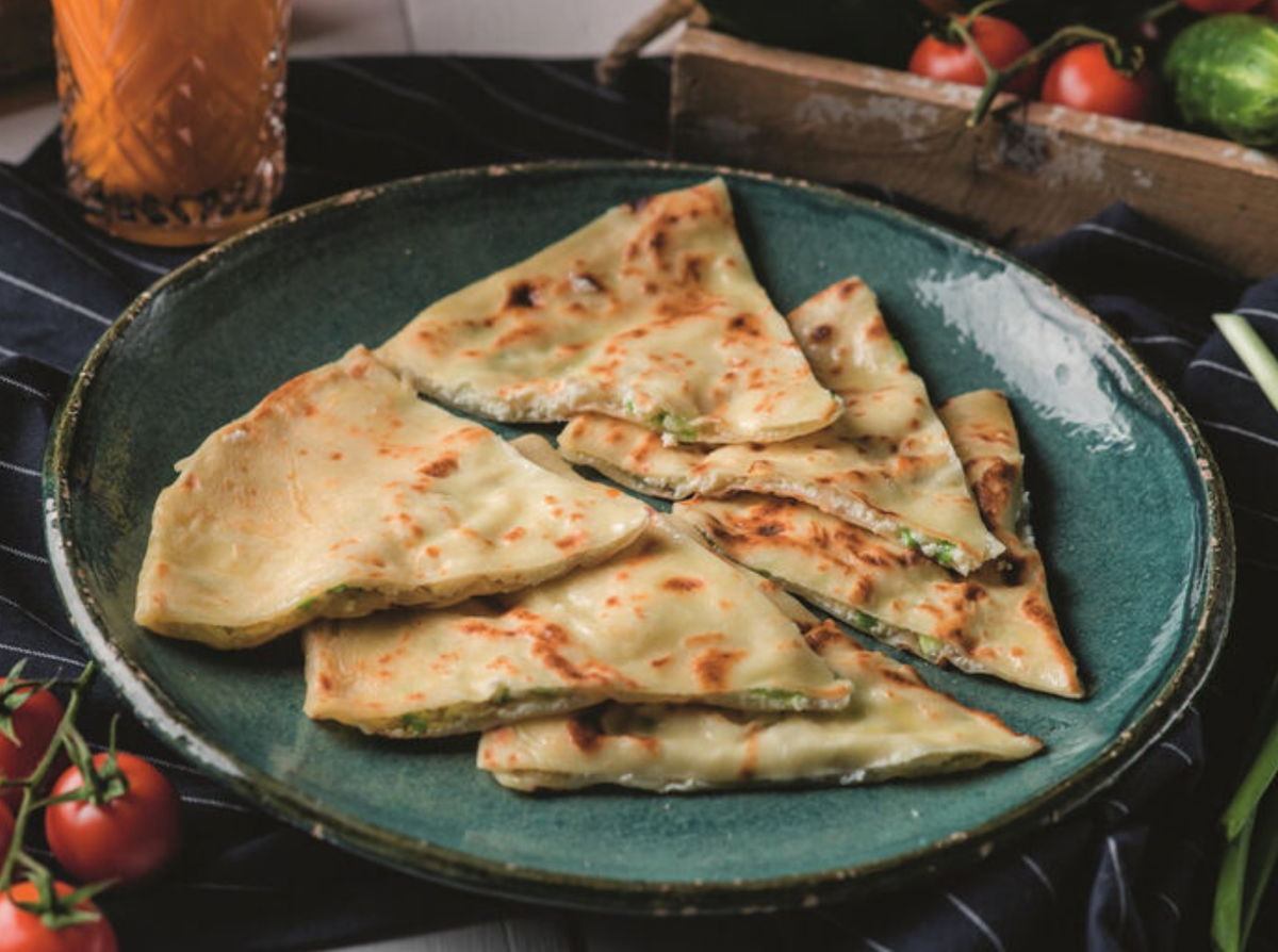 Чепалгаш по чеченски с творогом. Чеченская кухня чепалгаш. Чепалгаш по-чеченски. Чапильгаш. Далнаш.