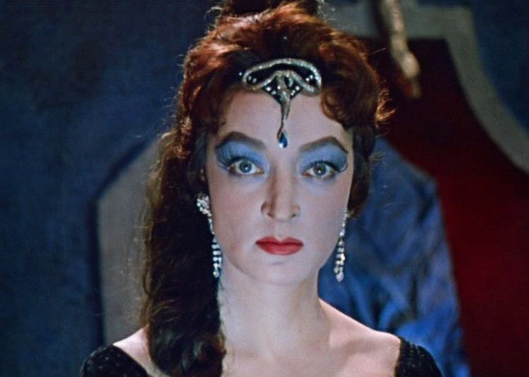 Роль  в фильме "Королевство кривых зеркал" - фото из свободных источников