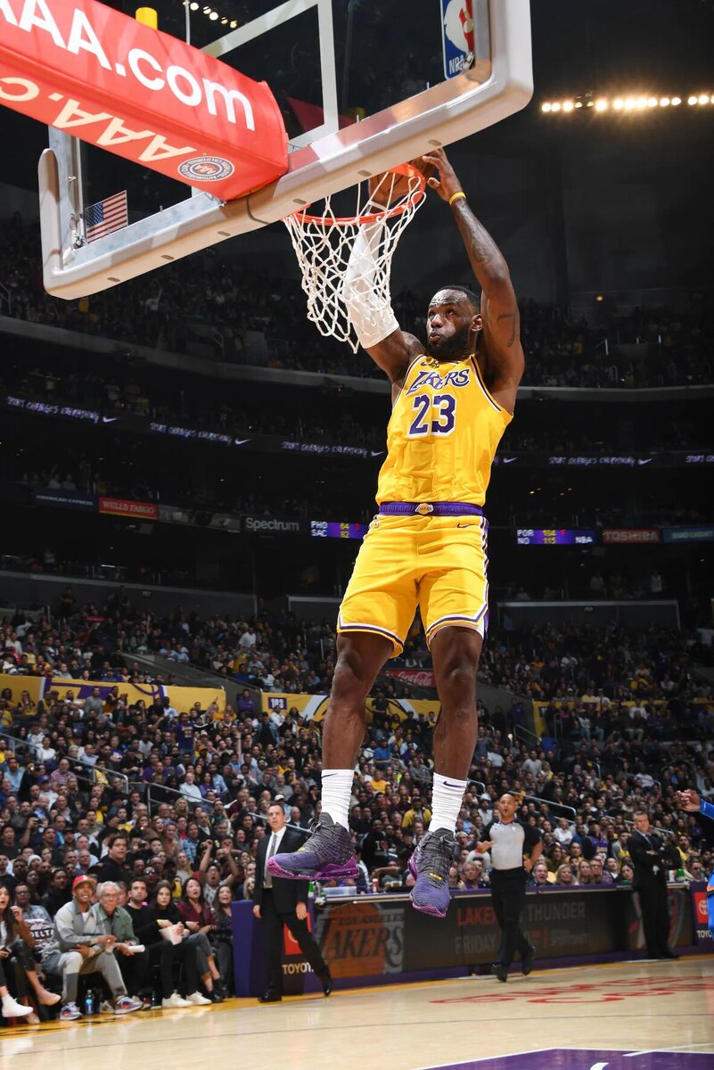 Данк во время матча