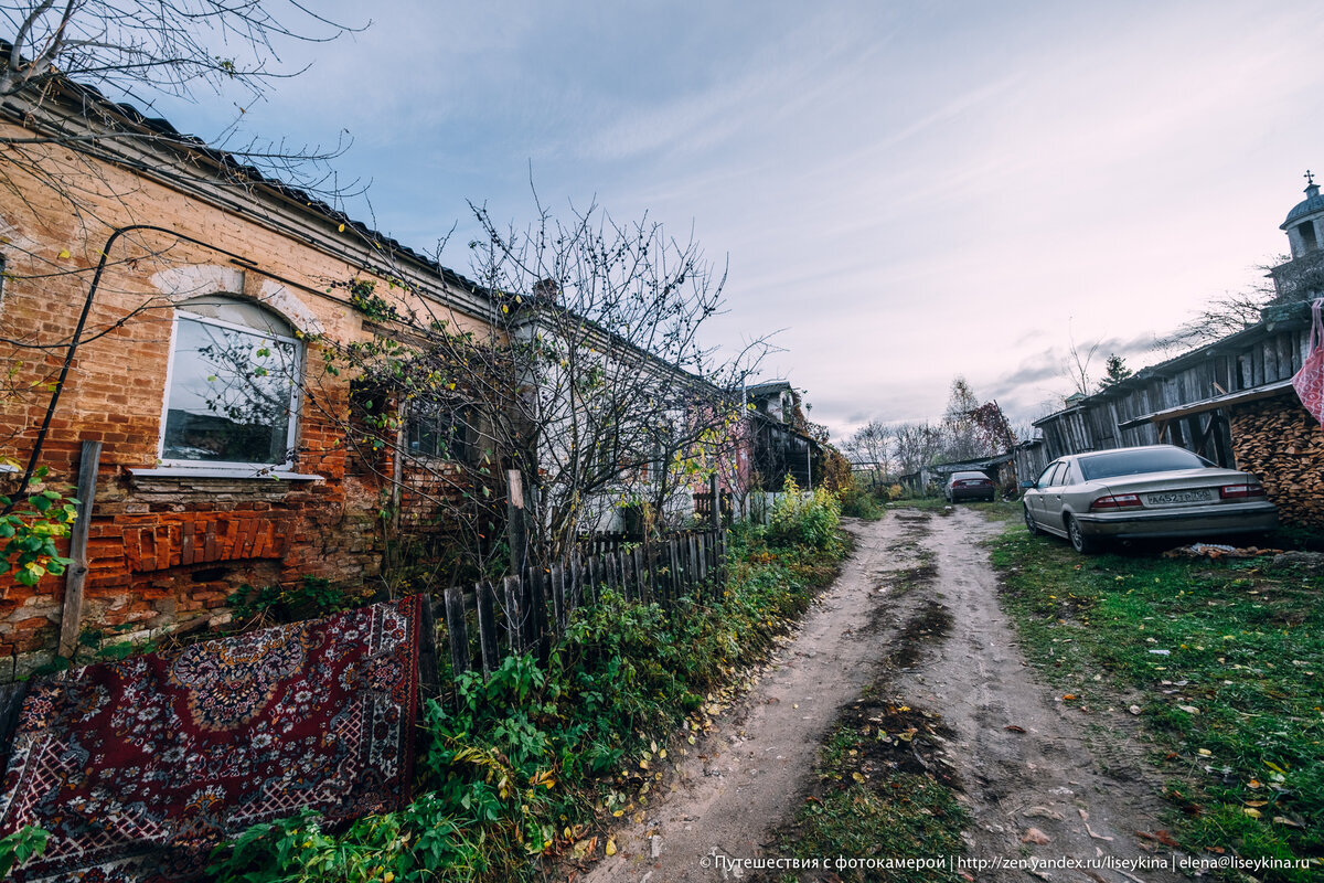 Прогулялась по городку Старица в Тверской области и ужаснулась: с трудом  нашла хоть что-то незаброшенное | TravelManiac | Дзен