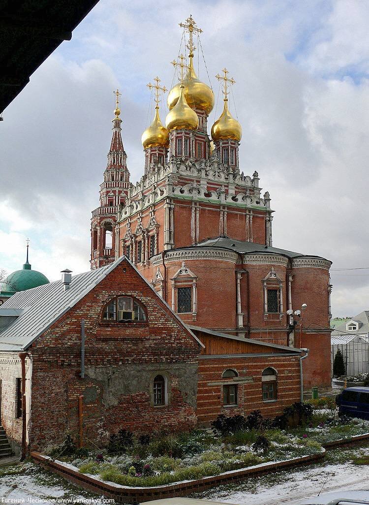 Храм Воскресения Христова в Кадашах. Фото взято из открытого источника (Яндекс Картинки)