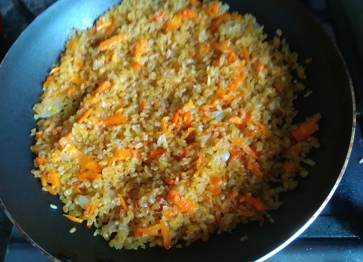 обжариваем примерно 5 минут