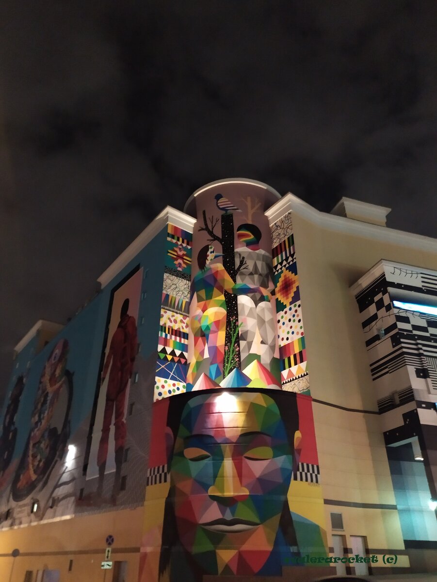 Интересный все-таки стрит-арт