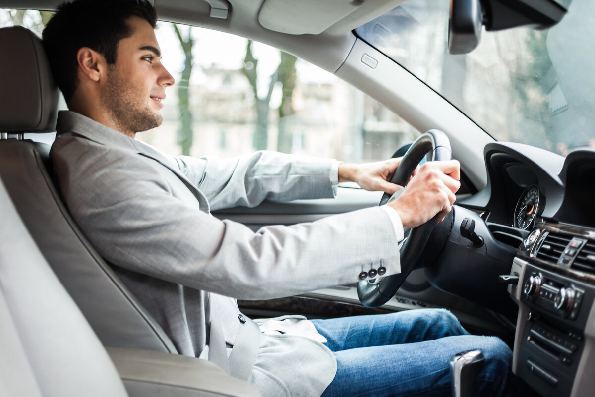 People driving. Человек в машине. Мужчина за рулем. Мужчина в авто. Водитель и автомобиль.