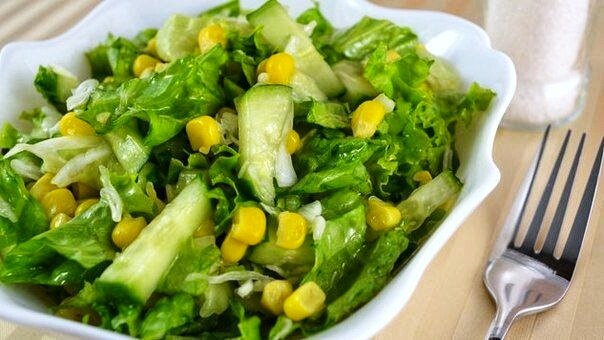 Овощной салат со сметаной - калорийность