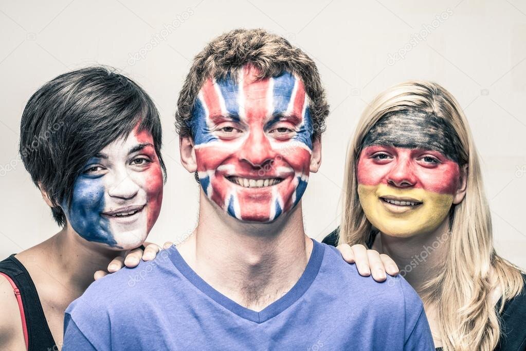 Источник фото: https://st.depositphotos.com/1035372/4817/i/950/depositphotos_48178143-stock-photo-happy-people-with-european-flags.jpg