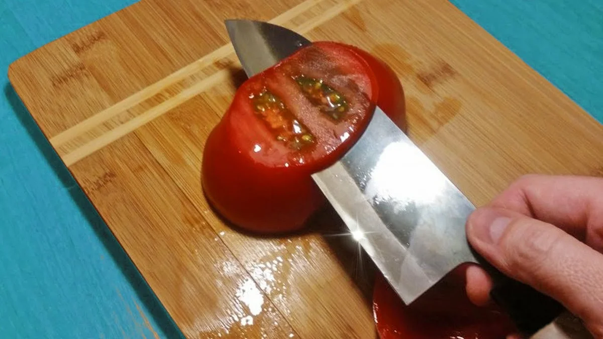 Заточка ножа на бруске до бритвенной остроты. Заточка ножей. Заточка ножа на бруске 6000 1000. Заточка ножа до бритвенной остроты. Заточка кухонных ножей.