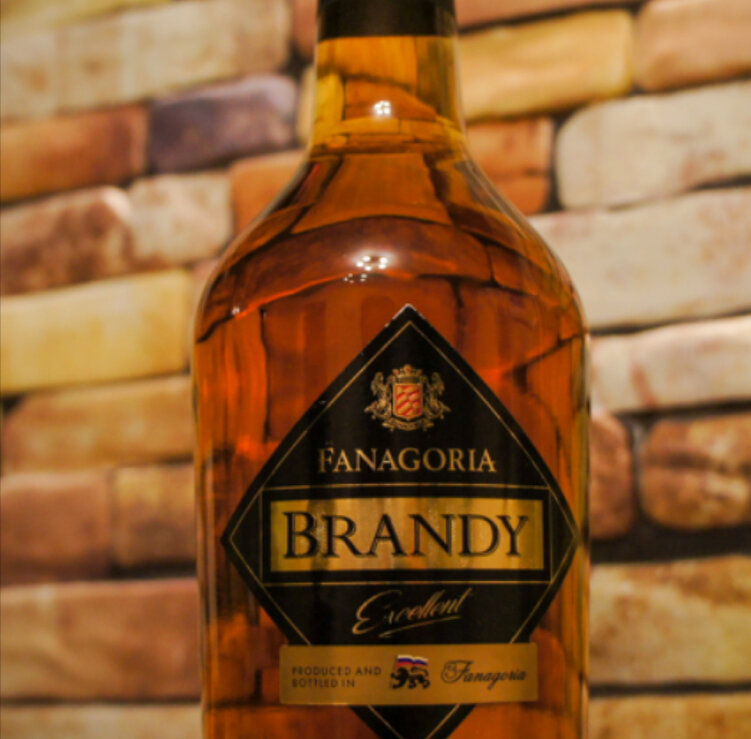   Перегонка виноградного или яблочного вина.