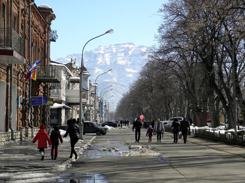 Осетия города. Северная Осетия Владикавказ. Город Владикавказ столица Республики Северная Осетия. Северная Осетия проспект мира. Владикавказ ул мира.