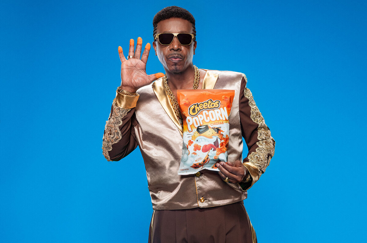 MC Hammer забавно прорекламировал новый «Cheetos popcorn»
