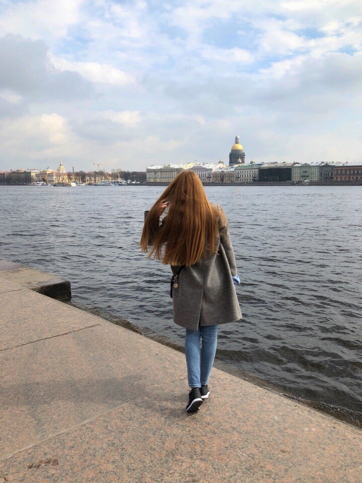 Прочитала комментарий, повернулась спиной и дальше пошла в своё счастливое будущее