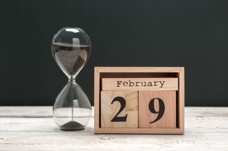 По 6 лишних часов каждый год дают целый лишний день раз в 4 года