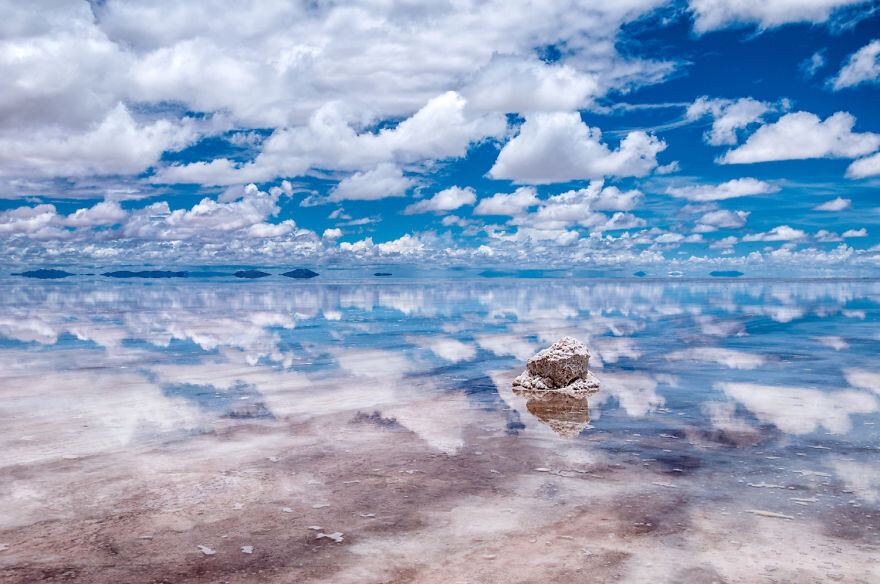 Солончак Уюни.Фото из открытого источника "Яндекс.Картинки."