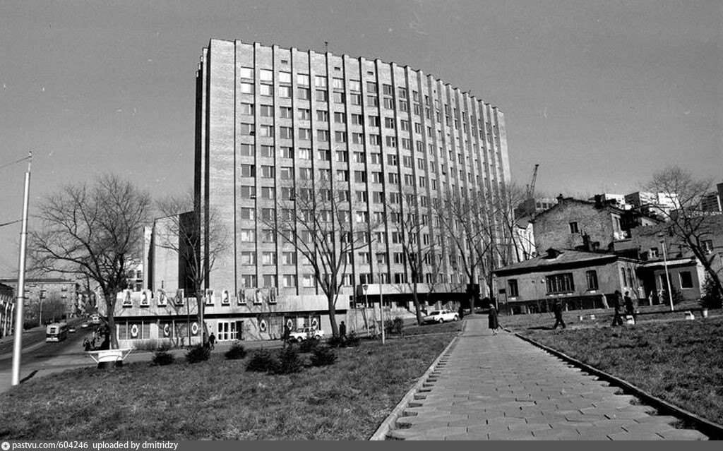 Владивосток, магазин "Дары тайги", 1989 г. Источник pastvu.com