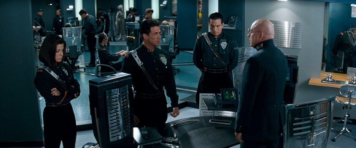 Кадр из фильма "Разрушитель" (1993) 