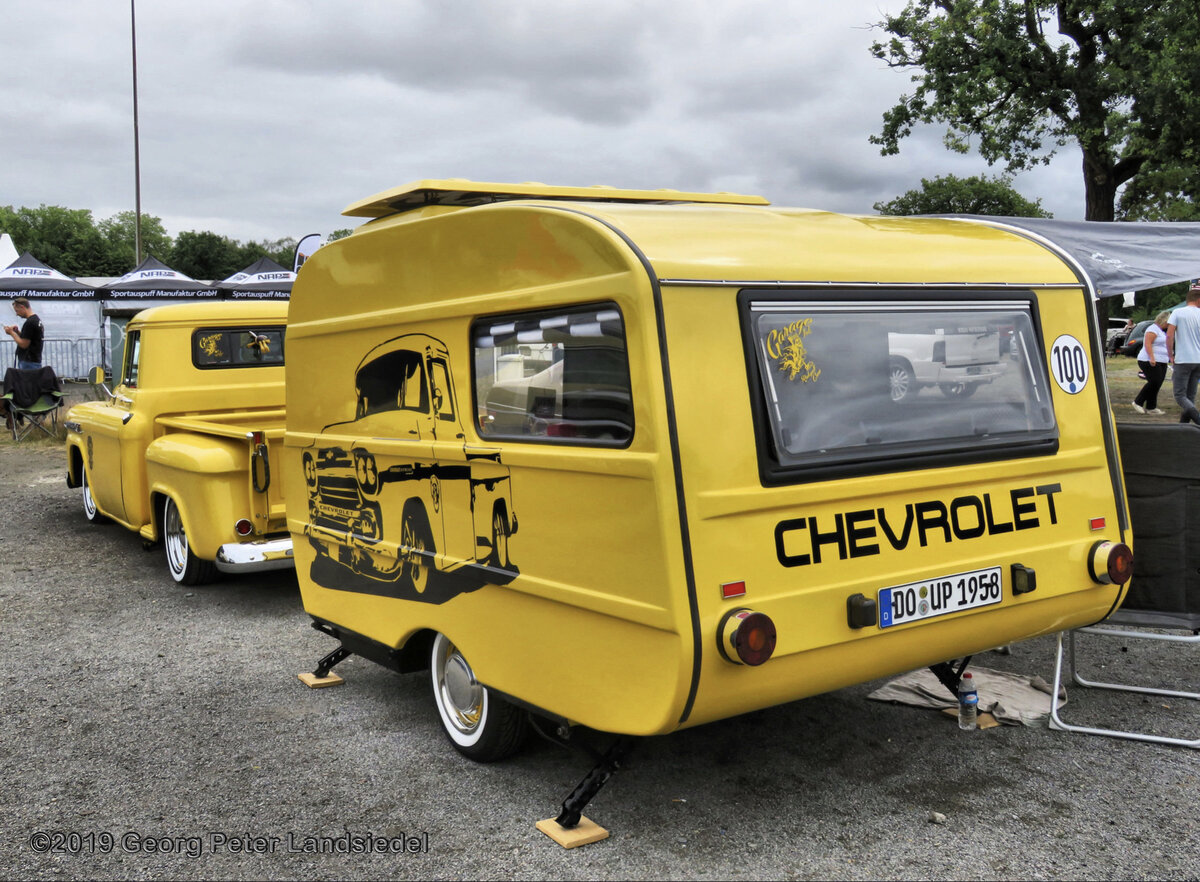 Как немцы тюнингуют старые ГДРовские "дома на колесах". Подбираю дизайн ...