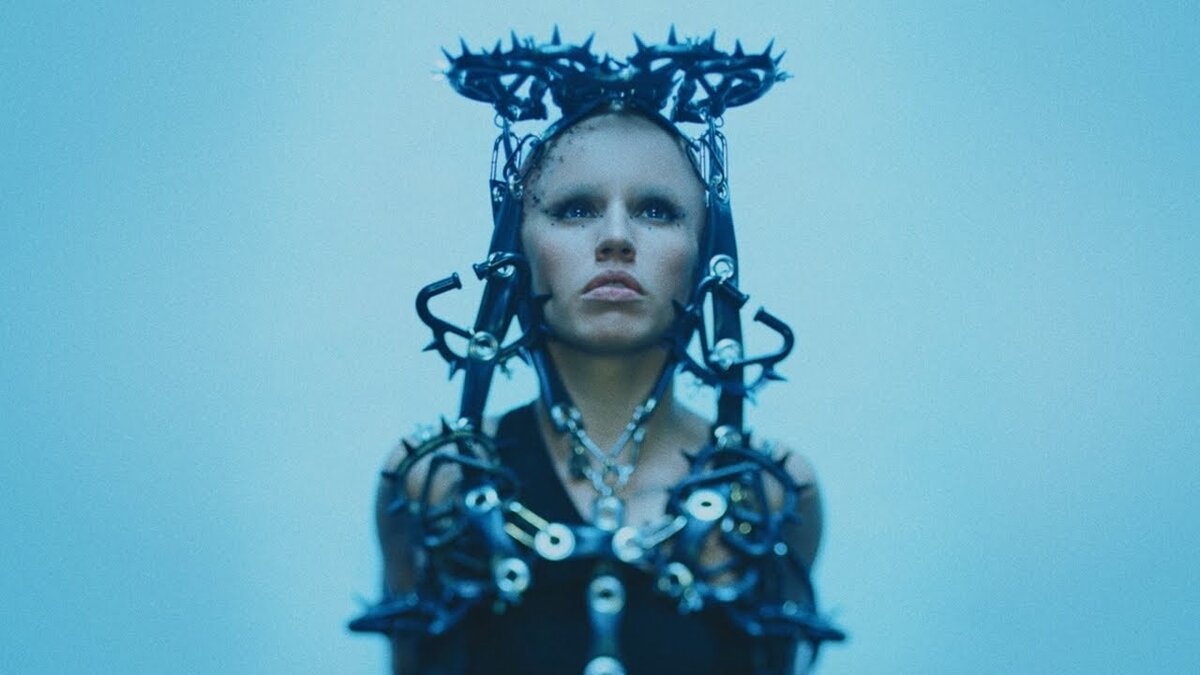 Момент из клипа Zivert ( Credo)