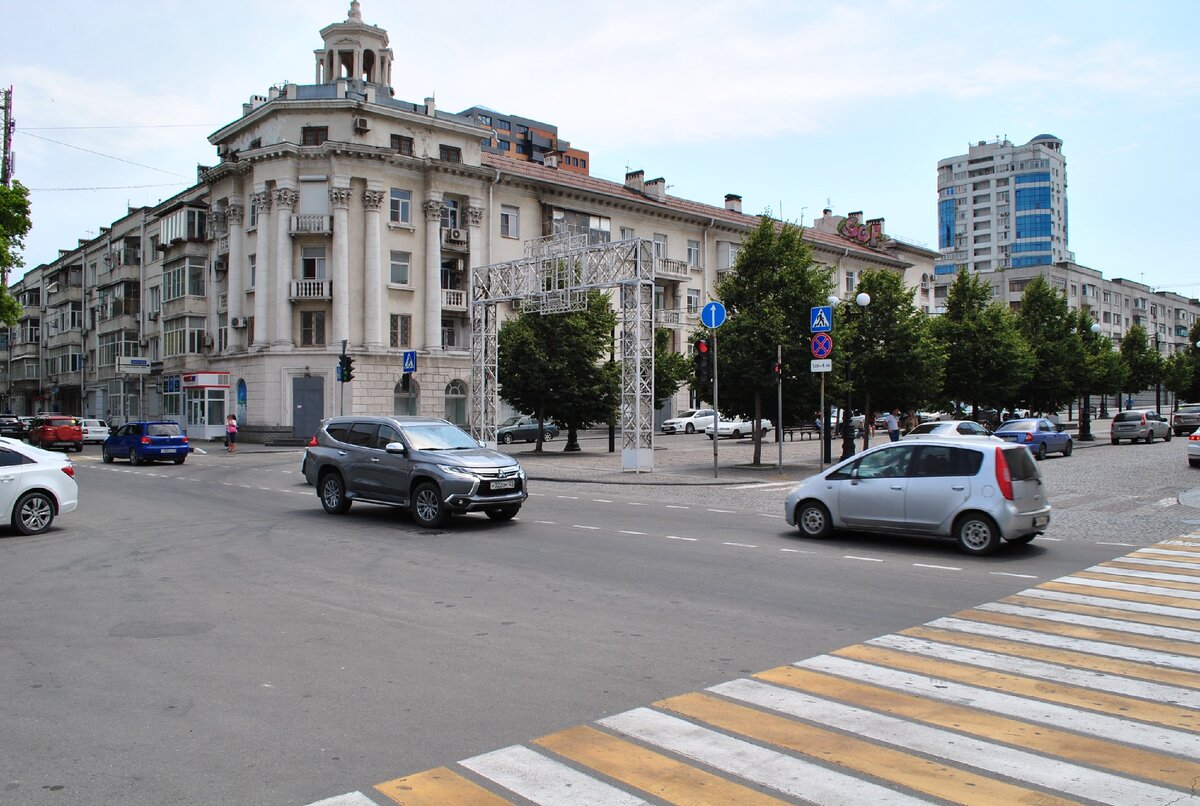 Улица Новороссийской Республики в Новороссийске. Новороссийской Республики 52 Новороссийск Спутник. Новороссийск ул.Чкалова.