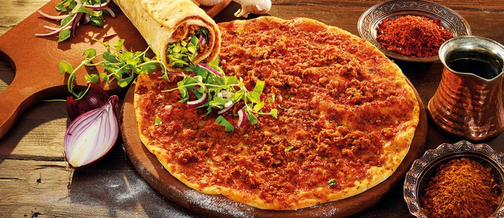 Лахмаджун, уличная пицца Турции