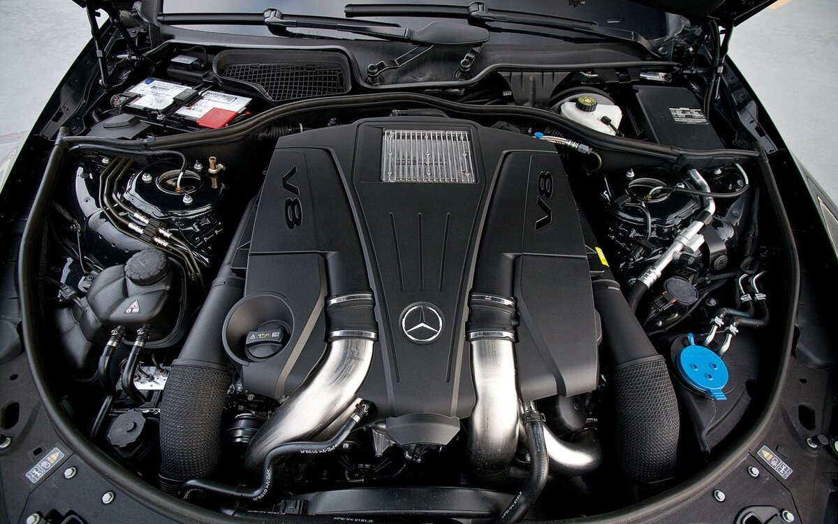  Двигатель V8 Mercedes-Benz 