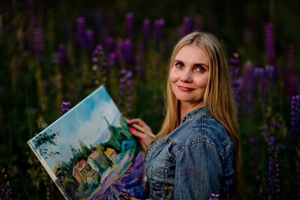 художницей катей зверевой. художницей катей зверевой. дарья урусова екатеринбург. художницей катей зверевой. девушка художник.