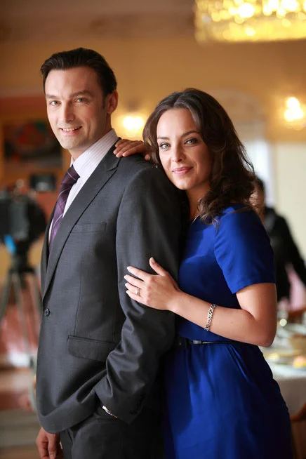 Александр Арсентьев и Анна Попова в фильме "Думай, как женщина" 2013 год