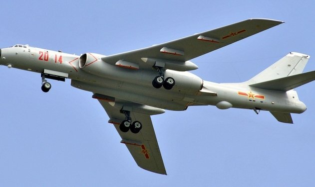 Китайскй бомбардировщик Xian Hun H-6K 