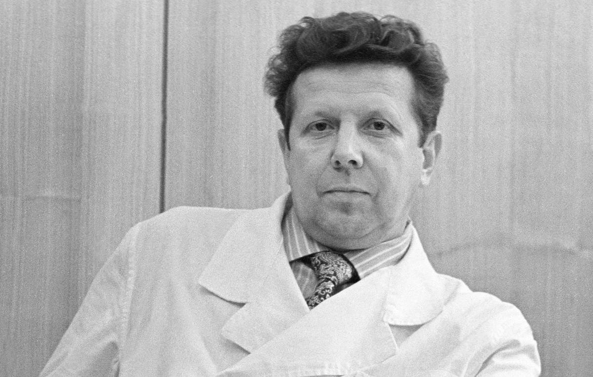 Евгений Иванович Чазов