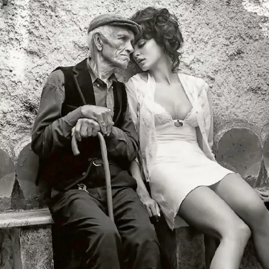 Старый старая и юная 18. Мужчина и женщина ретро. Сицилийские женщины.